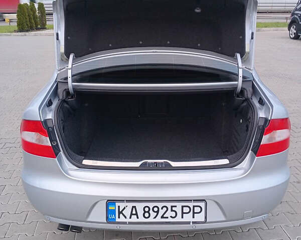 Серый Шкода Суперб, объемом двигателя 1.8 л и пробегом 184 тыс. км за 9700 $, фото 34 на Automoto.ua