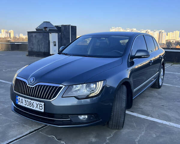 Сірий Шкода Суперб, об'ємом двигуна 1.97 л та пробігом 181 тис. км за 17500 $, фото 1 на Automoto.ua