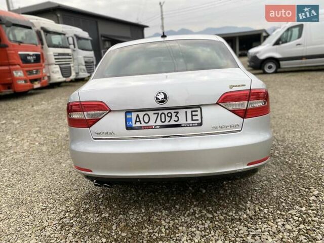 Сірий Шкода Суперб, об'ємом двигуна 2 л та пробігом 315 тис. км за 10800 $, фото 6 на Automoto.ua