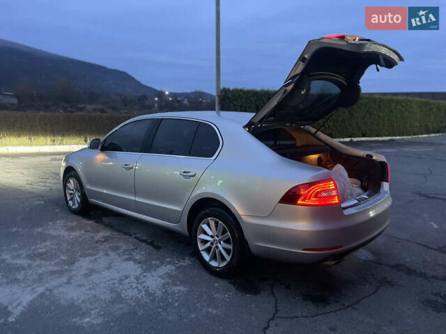 Серый Шкода Суперб, объемом двигателя 2 л и пробегом 300 тыс. км за 11600 $, фото 7 на Automoto.ua