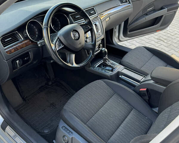 Серый Шкода Суперб, объемом двигателя 2 л и пробегом 282 тыс. км за 11900 $, фото 24 на Automoto.ua