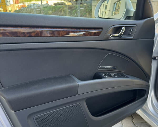 Серый Шкода Суперб, объемом двигателя 2 л и пробегом 282 тыс. км за 11900 $, фото 35 на Automoto.ua