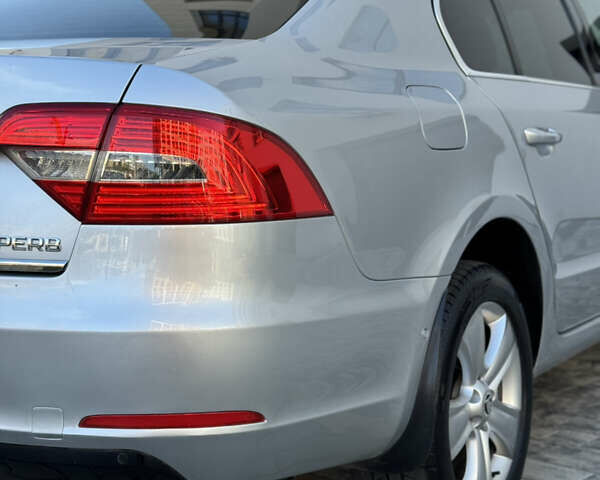 Серый Шкода Суперб, объемом двигателя 2 л и пробегом 282 тыс. км за 11900 $, фото 52 на Automoto.ua