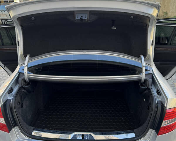 Серый Шкода Суперб, объемом двигателя 2 л и пробегом 282 тыс. км за 11900 $, фото 45 на Automoto.ua