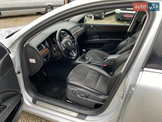 Сірий Шкода Суперб, об'ємом двигуна 2 л та пробігом 315 тис. км за 10800 $, фото 37 на Automoto.ua