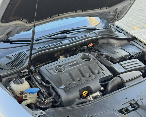 Серый Шкода Суперб, объемом двигателя 2 л и пробегом 282 тыс. км за 11900 $, фото 60 на Automoto.ua