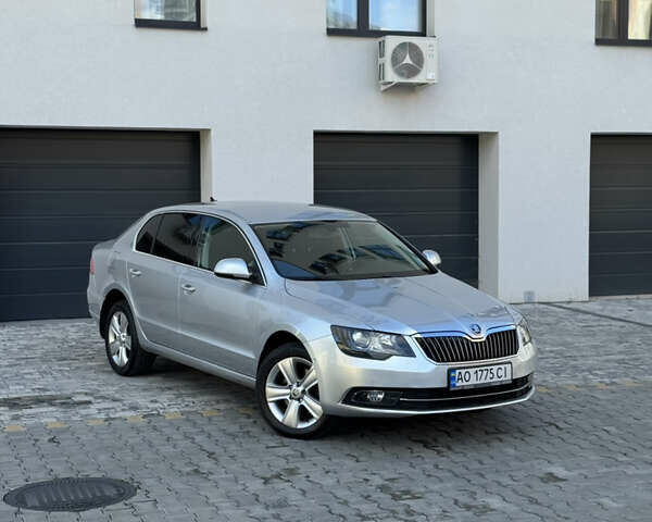 Серый Шкода Суперб, объемом двигателя 2 л и пробегом 282 тыс. км за 11900 $, фото 6 на Automoto.ua