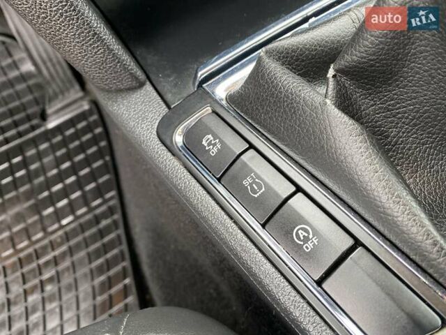 Сірий Шкода Суперб, об'ємом двигуна 2 л та пробігом 315 тис. км за 10800 $, фото 47 на Automoto.ua