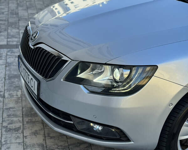 Серый Шкода Суперб, объемом двигателя 2 л и пробегом 282 тыс. км за 11900 $, фото 58 на Automoto.ua