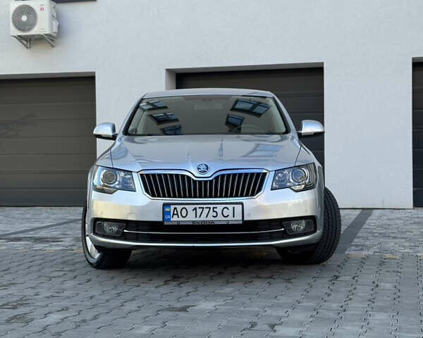 Серый Шкода Суперб, объемом двигателя 2 л и пробегом 282 тыс. км за 11900 $, фото 2 на Automoto.ua