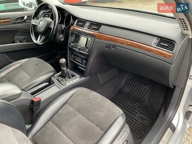 Сірий Шкода Суперб, об'ємом двигуна 2 л та пробігом 315 тис. км за 10800 $, фото 26 на Automoto.ua