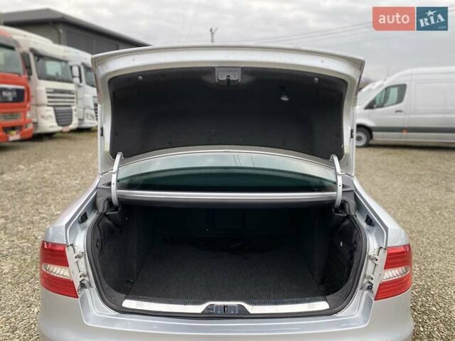 Сірий Шкода Суперб, об'ємом двигуна 2 л та пробігом 315 тис. км за 10800 $, фото 19 на Automoto.ua