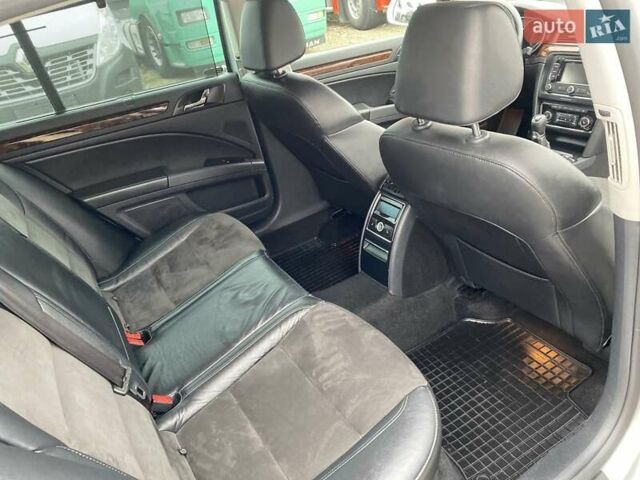 Сірий Шкода Суперб, об'ємом двигуна 2 л та пробігом 315 тис. км за 10800 $, фото 32 на Automoto.ua