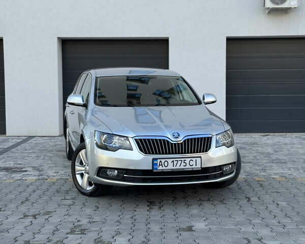 Серый Шкода Суперб, объемом двигателя 2 л и пробегом 282 тыс. км за 11900 $, фото 5 на Automoto.ua