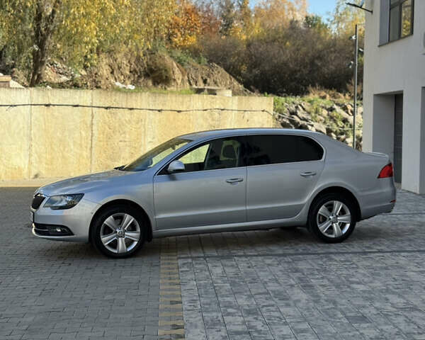 Серый Шкода Суперб, объемом двигателя 2 л и пробегом 282 тыс. км за 11900 $, фото 9 на Automoto.ua