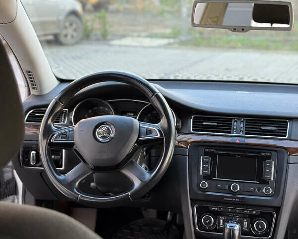 Серый Шкода Суперб, объемом двигателя 2 л и пробегом 282 тыс. км за 11900 $, фото 28 на Automoto.ua