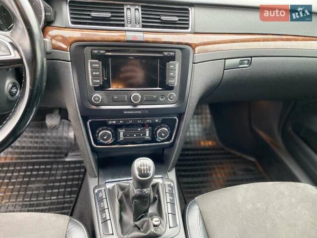 Сірий Шкода Суперб, об'ємом двигуна 2 л та пробігом 315 тис. км за 10800 $, фото 45 на Automoto.ua