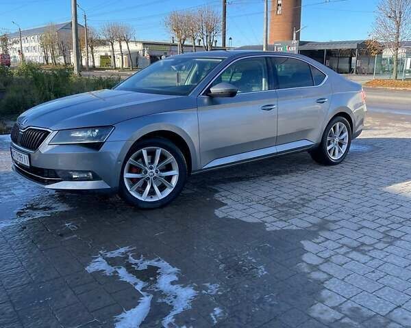 Серый Шкода Суперб, объемом двигателя 1.97 л и пробегом 247 тыс. км за 16100 $, фото 4 на Automoto.ua