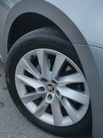 Серый Шкода Суперб, объемом двигателя 1.8 л и пробегом 174 тыс. км за 16900 $, фото 11 на Automoto.ua