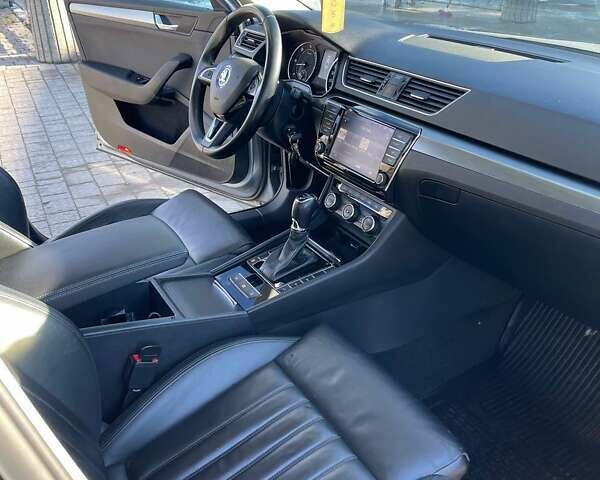 Серый Шкода Суперб, объемом двигателя 1.97 л и пробегом 247 тыс. км за 16100 $, фото 7 на Automoto.ua