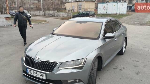 Серый Шкода Суперб, объемом двигателя 1.8 л и пробегом 174 тыс. км за 16900 $, фото 4 на Automoto.ua