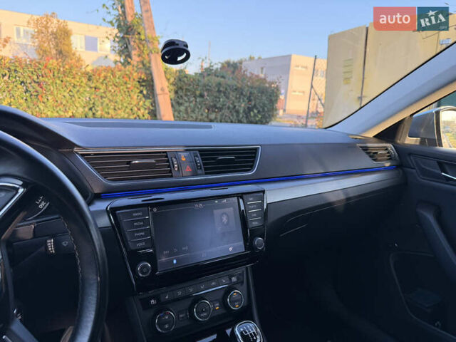 Серый Шкода Суперб, объемом двигателя 1.6 л и пробегом 250 тыс. км за 17371 $, фото 10 на Automoto.ua