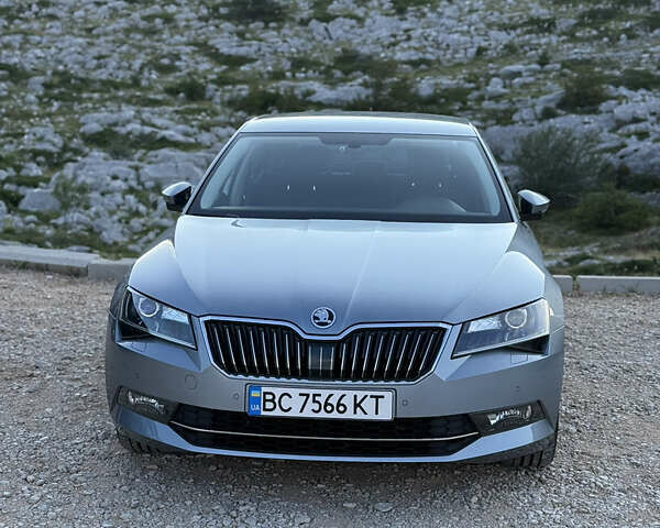 Серый Шкода Суперб, объемом двигателя 1.6 л и пробегом 250 тыс. км за 17371 $, фото 1 на Automoto.ua