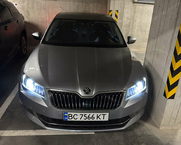 Серый Шкода Суперб, объемом двигателя 1.6 л и пробегом 250 тыс. км за 17371 $, фото 41 на Automoto.ua