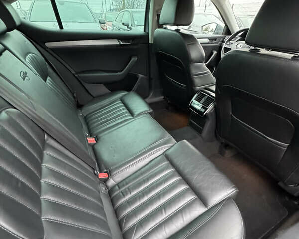 Сірий Шкода Суперб, об'ємом двигуна 2 л та пробігом 246 тис. км за 15900 $, фото 34 на Automoto.ua