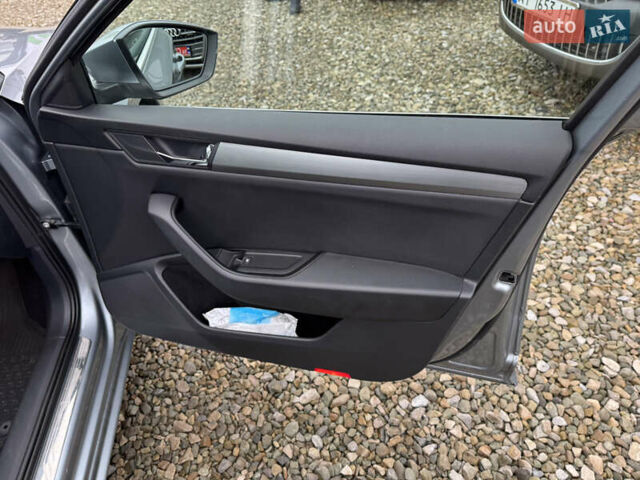 Сірий Шкода Суперб, об'ємом двигуна 2 л та пробігом 246 тис. км за 15900 $, фото 29 на Automoto.ua