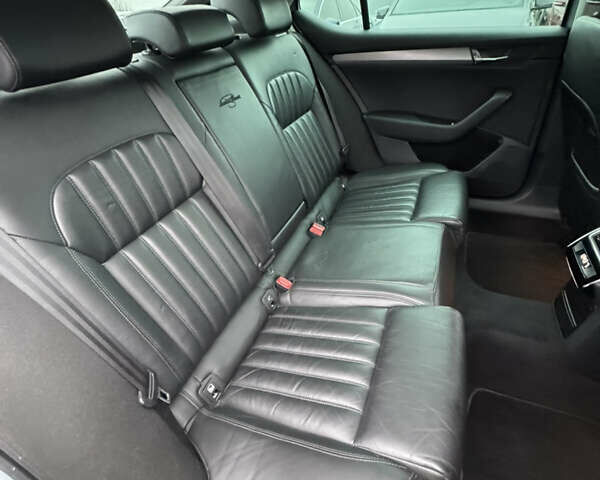 Сірий Шкода Суперб, об'ємом двигуна 2 л та пробігом 246 тис. км за 15900 $, фото 35 на Automoto.ua