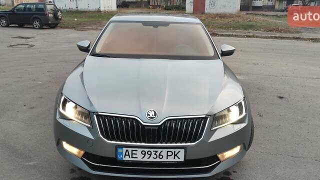 Серый Шкода Суперб, объемом двигателя 1.8 л и пробегом 170 тыс. км за 17000 $, фото 3 на Automoto.ua