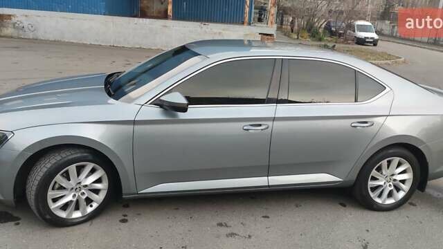 Серый Шкода Суперб, объемом двигателя 1.8 л и пробегом 170 тыс. км за 17000 $, фото 26 на Automoto.ua