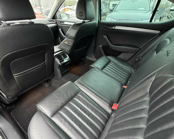 Сірий Шкода Суперб, об'ємом двигуна 2 л та пробігом 246 тис. км за 15900 $, фото 25 на Automoto.ua