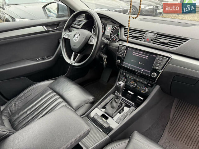Сірий Шкода Суперб, об'ємом двигуна 2 л та пробігом 246 тис. км за 15900 $, фото 32 на Automoto.ua