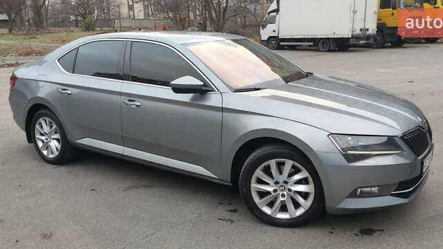 Серый Шкода Суперб, объемом двигателя 1.8 л и пробегом 170 тыс. км за 17000 $, фото 7 на Automoto.ua