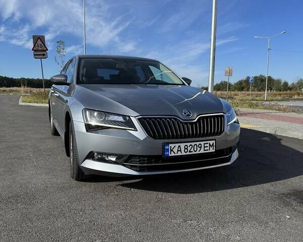 Серый Шкода Суперб, объемом двигателя 1.8 л и пробегом 128 тыс. км за 16900 $, фото 1 на Automoto.ua