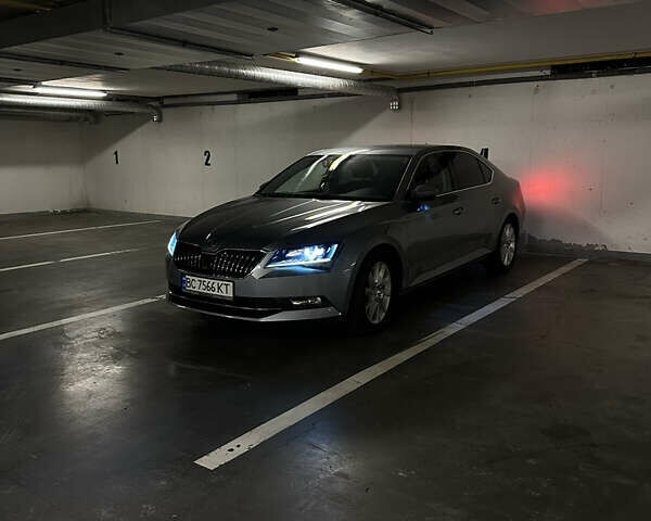 Серый Шкода Суперб, объемом двигателя 1.6 л и пробегом 250 тыс. км за 17371 $, фото 48 на Automoto.ua