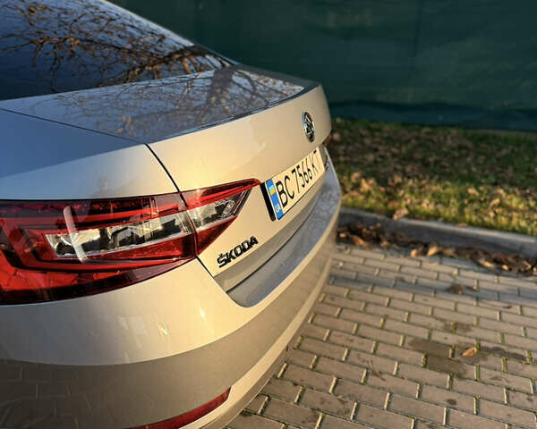 Серый Шкода Суперб, объемом двигателя 1.6 л и пробегом 250 тыс. км за 17371 $, фото 32 на Automoto.ua