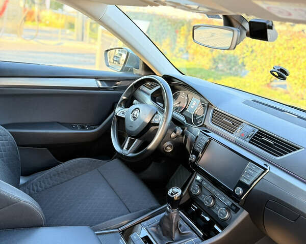 Серый Шкода Суперб, объемом двигателя 1.6 л и пробегом 250 тыс. км за 17371 $, фото 28 на Automoto.ua