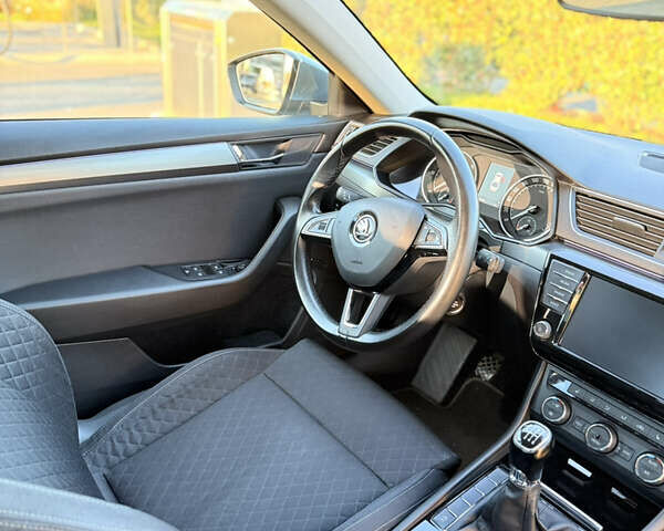 Серый Шкода Суперб, объемом двигателя 1.6 л и пробегом 250 тыс. км за 17371 $, фото 27 на Automoto.ua