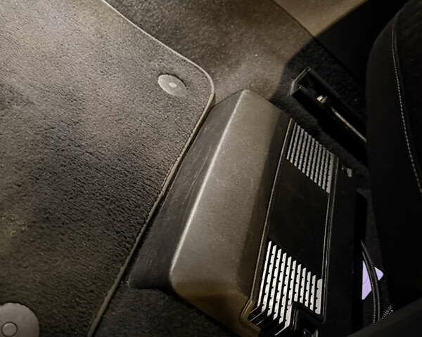 Серый Шкода Суперб, объемом двигателя 1.6 л и пробегом 250 тыс. км за 17371 $, фото 16 на Automoto.ua