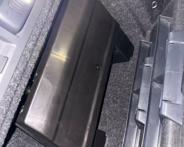 Серый Шкода Суперб, объемом двигателя 1.6 л и пробегом 250 тыс. км за 17371 $, фото 18 на Automoto.ua