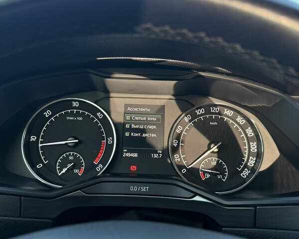 Серый Шкода Суперб, объемом двигателя 1.6 л и пробегом 250 тыс. км за 17371 $, фото 9 на Automoto.ua