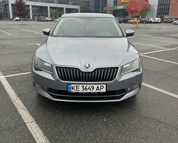 Сірий Шкода Суперб, об'ємом двигуна 1.97 л та пробігом 260 тис. км за 17650 $, фото 2 на Automoto.ua