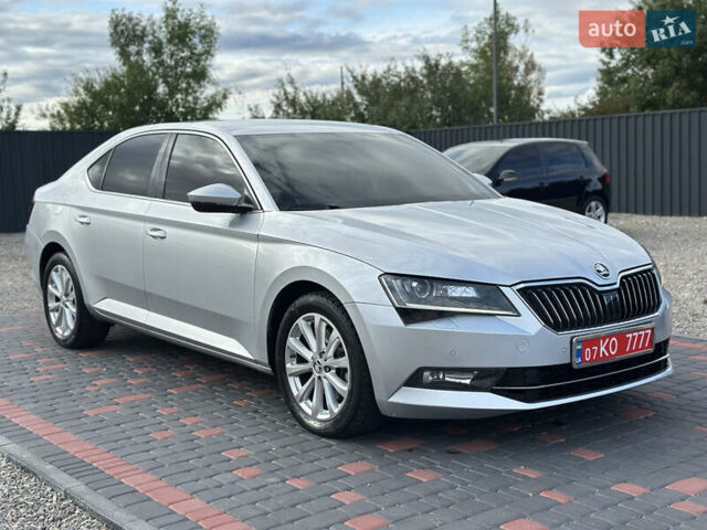 Серый Шкода Суперб, объемом двигателя 1.97 л и пробегом 242 тыс. км за 16500 $, фото 1 на Automoto.ua