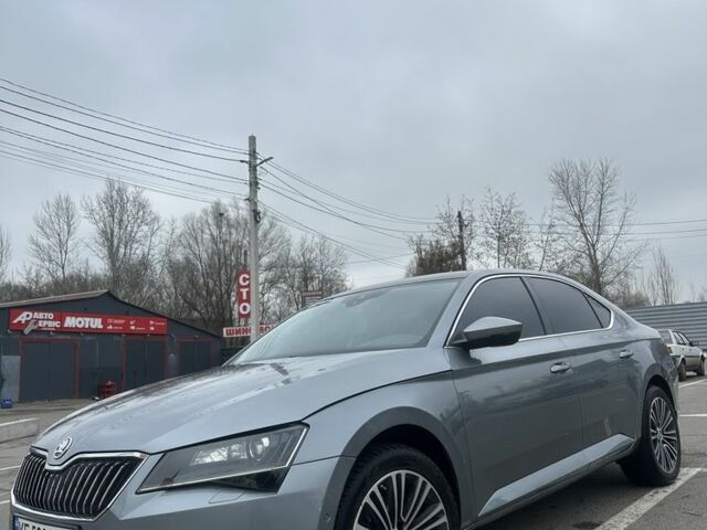 Сірий Шкода Суперб, об'ємом двигуна 2 л та пробігом 245 тис. км за 17900 $, фото 22 на Automoto.ua
