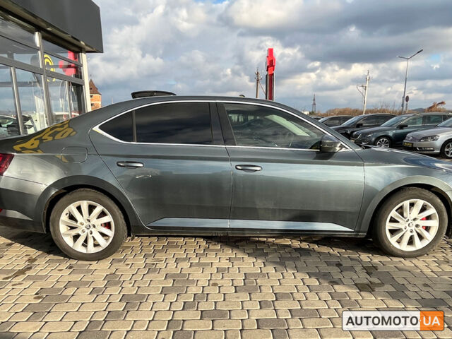 Серый Шкода Суперб, объемом двигателя 2 л и пробегом 274 тыс. км за 17100 $, фото 7 на Automoto.ua