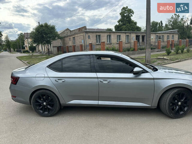 Серый Шкода Суперб, объемом двигателя 1.6 л и пробегом 247 тыс. км за 15500 $, фото 11 на Automoto.ua