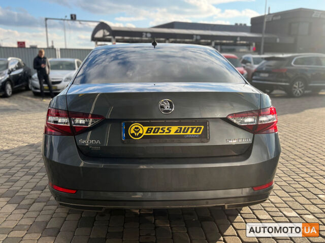 Серый Шкода Суперб, объемом двигателя 2 л и пробегом 274 тыс. км за 17100 $, фото 5 на Automoto.ua